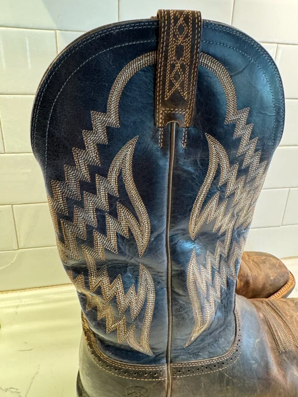 Ariat Tycoon Western Boots Mens 12EE Extra Wide Square Toe Brown Dark Blue Leath